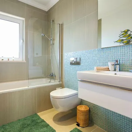 Almancil Sleeps 8 Pool Air Con Wifi Ferrarias