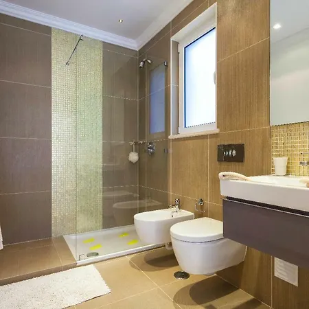 Almancil Sleeps 8 Pool Air Con Wifi * Ferrarias (Loule)