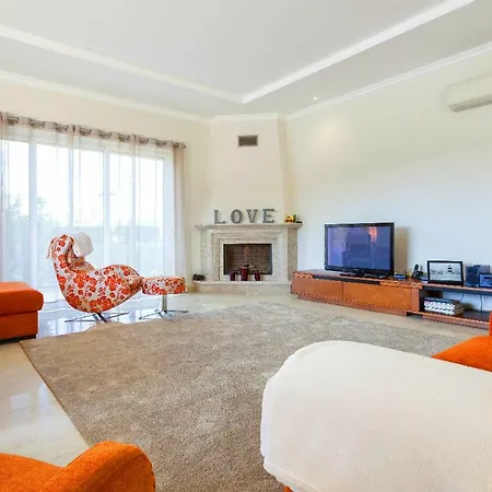 Villa Almancil Sleeps 8 Pool Air Con Wifi Ferrarias (Loule)